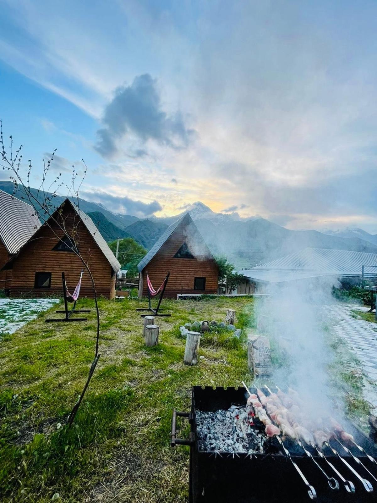 Guesthouse Elli & Cottages Stepancminda Exteriér fotografie
